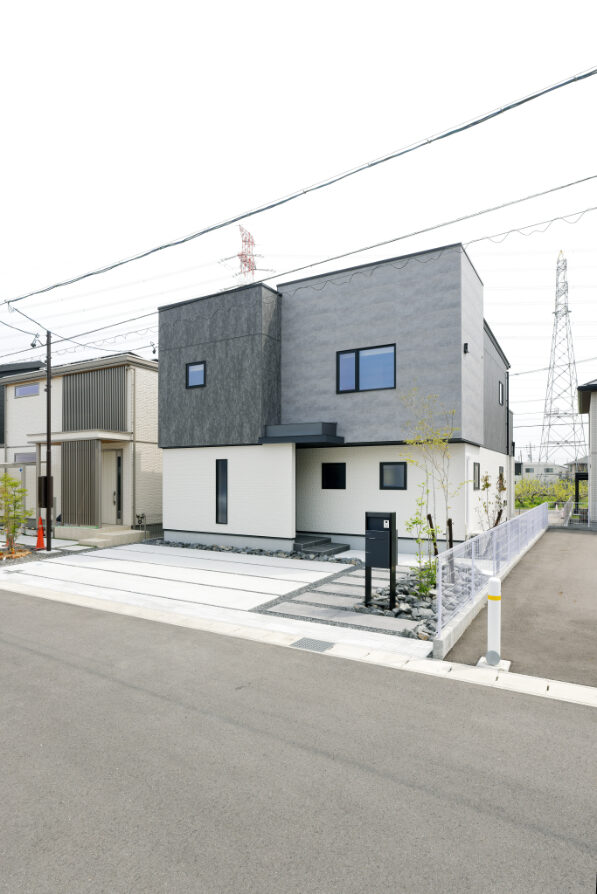 二階建ての外観施工写真